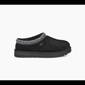 **SOLD BRAND NWT W Black Ugg Tazman**❤️